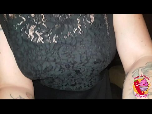 ❤️ خواهر ناتنی شلخته به او یک دم دستی و اسپانیایی می دهد پورنو در fa.sexafinkarasskaz.ru